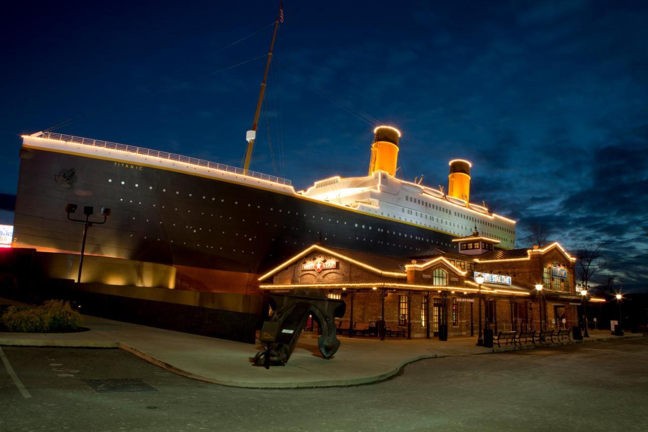 Magical Moments, Hot Tub, Wifi, 1089 Free Tickets Each Paid Day, Dollywood And More ガトリンバーグ エクステリア 写真
