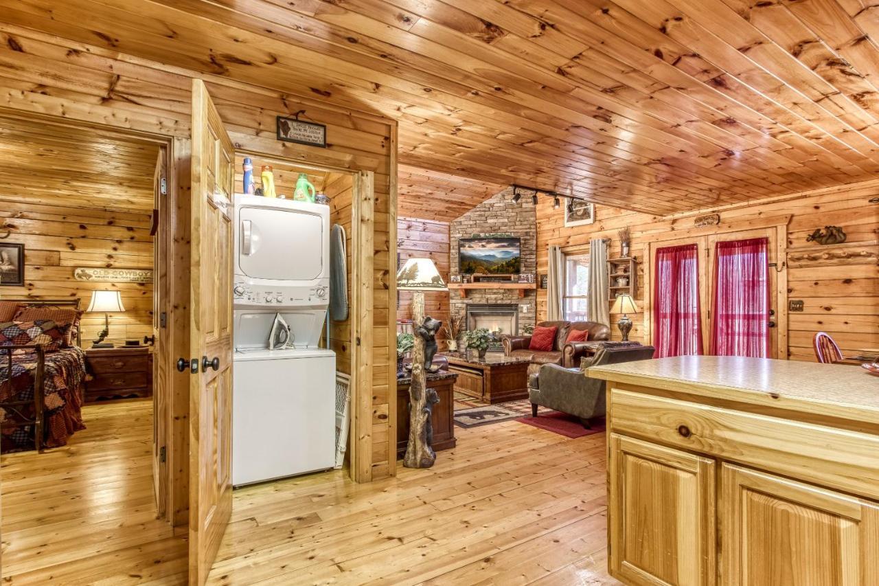 Magical Moments, Hot Tub, Wifi, 1089 Free Tickets Each Paid Day, Dollywood And More ガトリンバーグ エクステリア 写真
