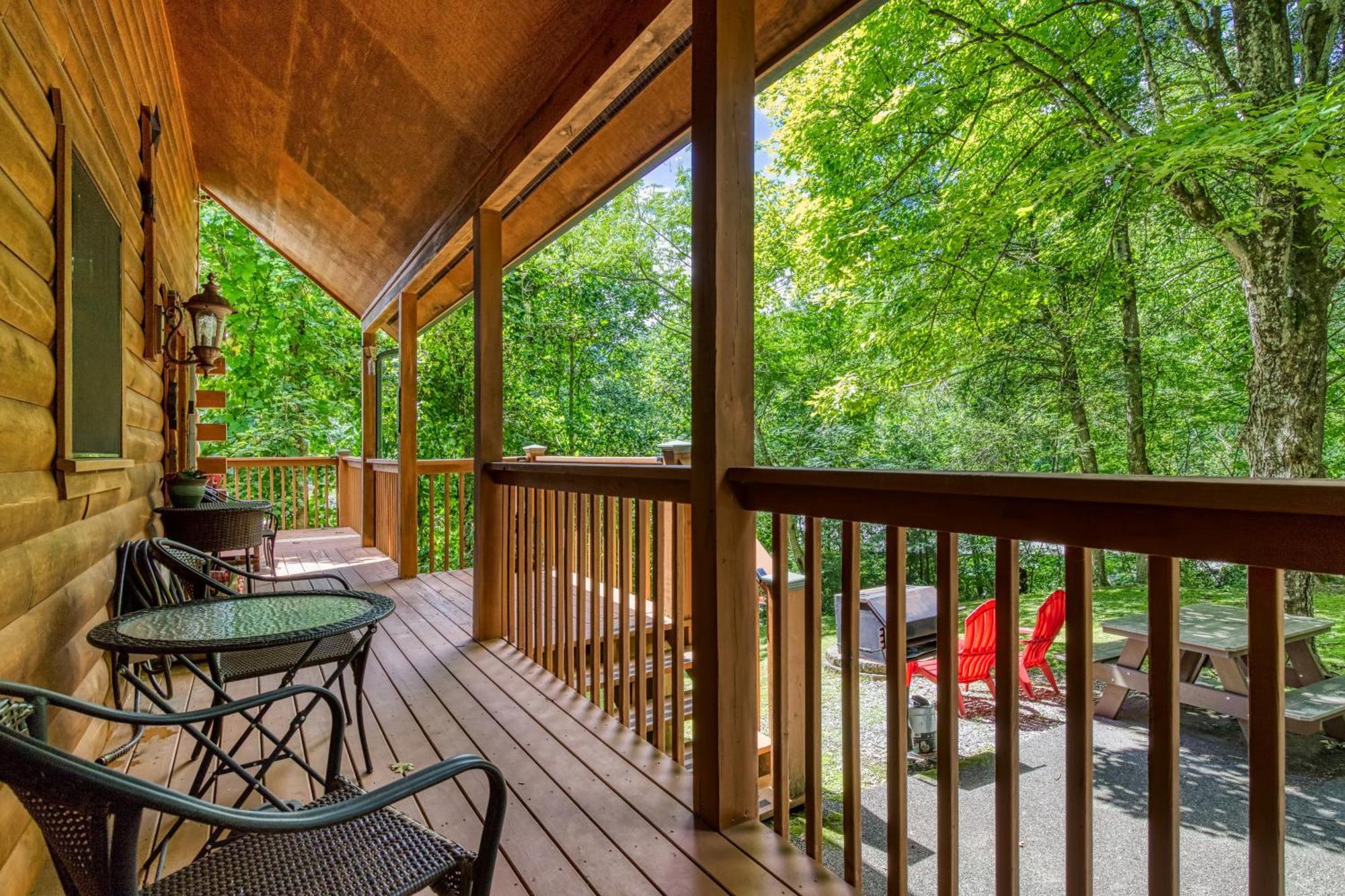 Magical Moments, Hot Tub, Wifi, 1089 Free Tickets Each Paid Day, Dollywood And More ガトリンバーグ エクステリア 写真