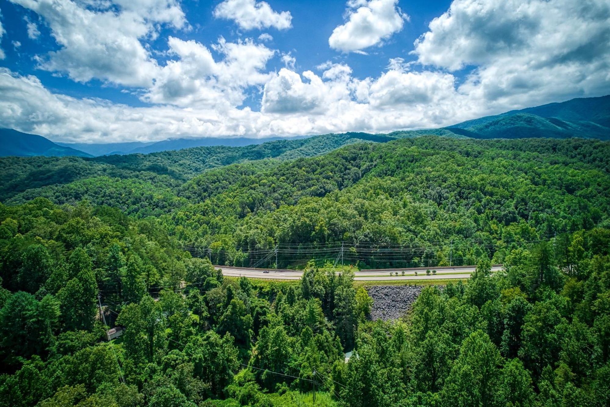 Magical Moments, Hot Tub, Wifi, 1089 Free Tickets Each Paid Day, Dollywood And More ガトリンバーグ エクステリア 写真