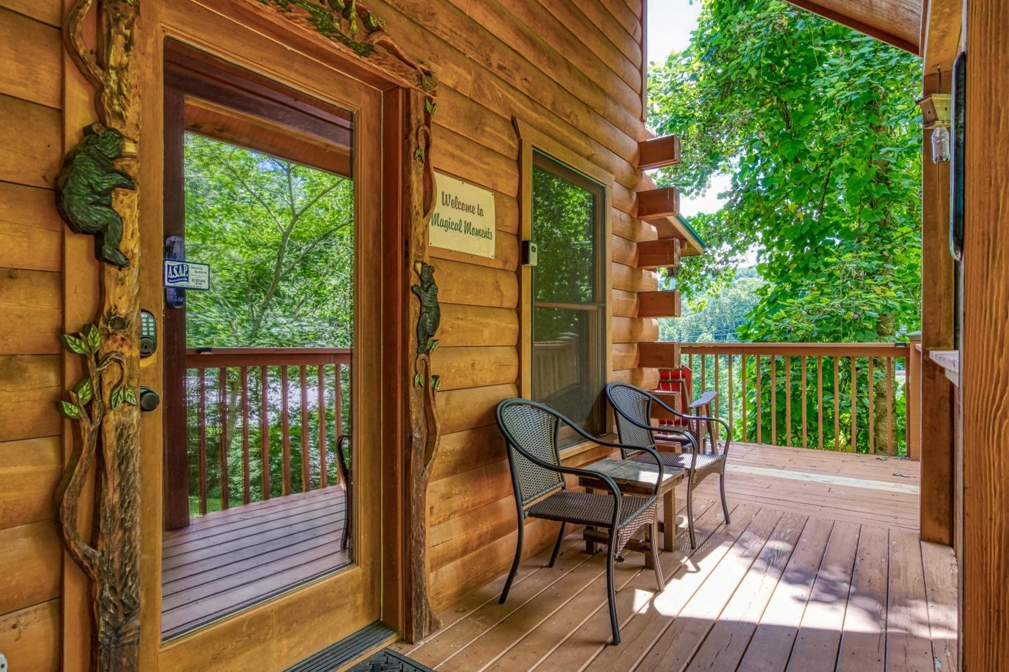 Magical Moments, Hot Tub, Wifi, 1089 Free Tickets Each Paid Day, Dollywood And More ガトリンバーグ エクステリア 写真