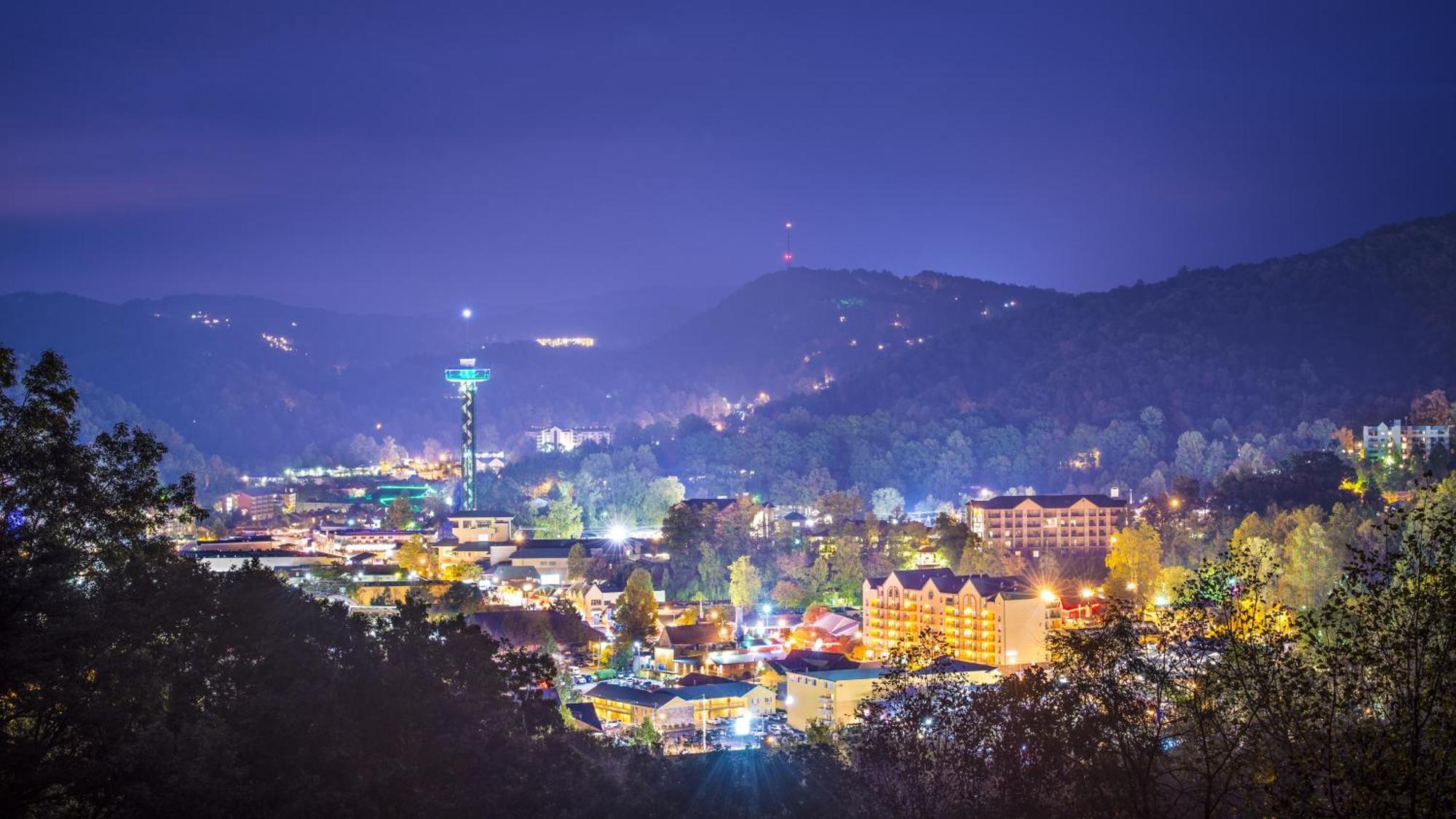 Magical Moments, Hot Tub, Wifi, 1089 Free Tickets Each Paid Day, Dollywood And More ガトリンバーグ エクステリア 写真